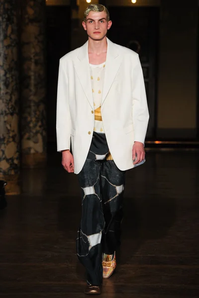 Look 24